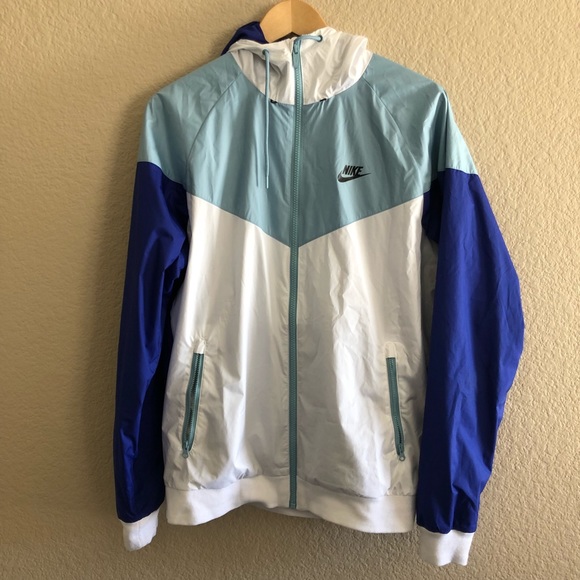 nike sports runner windbreaker